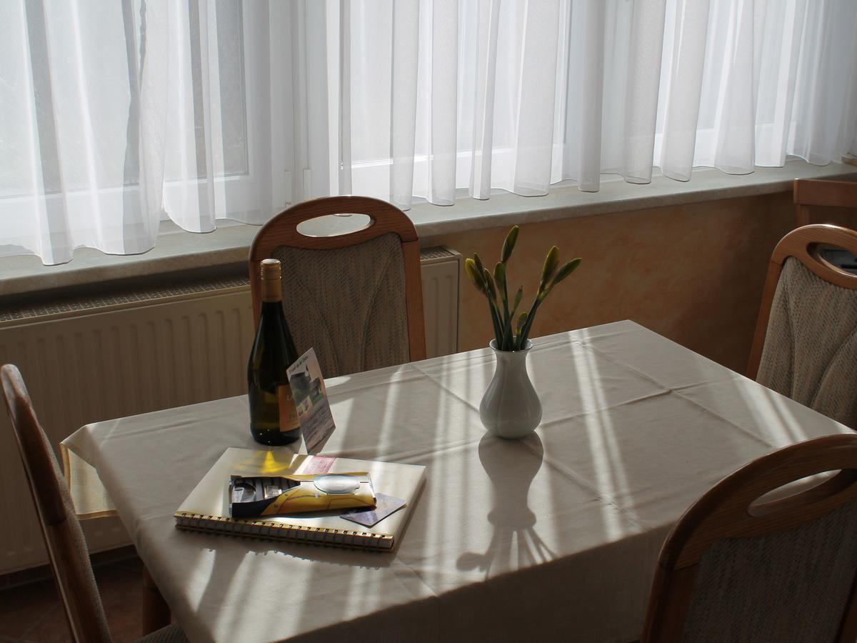 Spacious Bunglow near Sea in Grundshagen Exterior foto